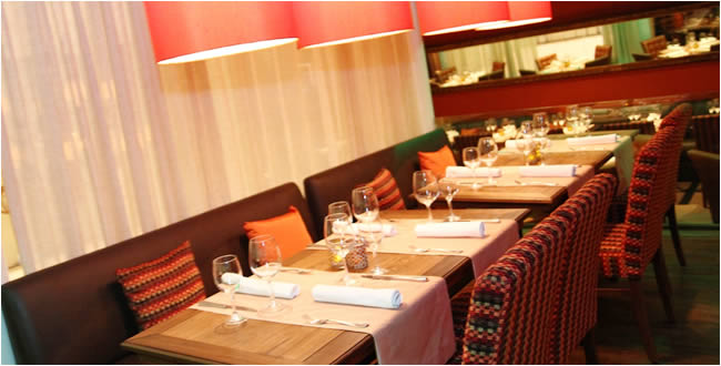 restaurante-second-floor-spazio-jurere-por-lucas-moco