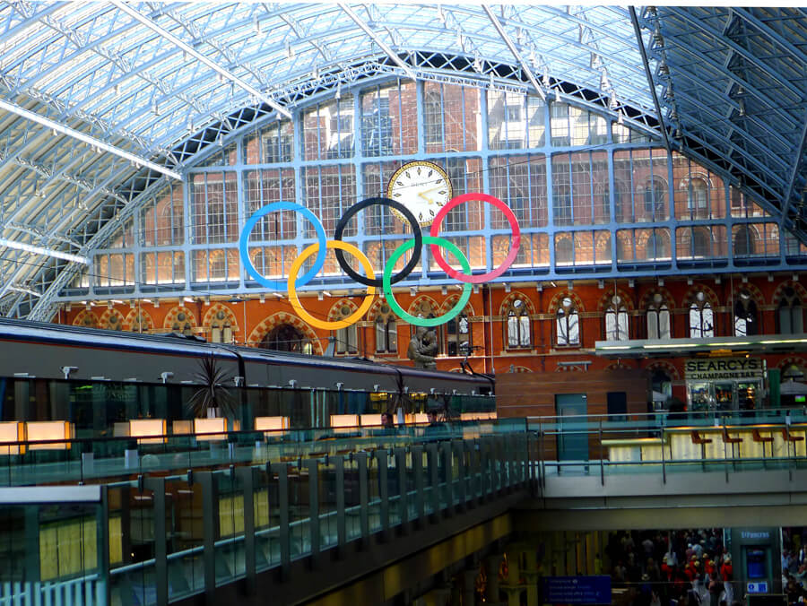 sm-olympic-rings-st-pancras-london2