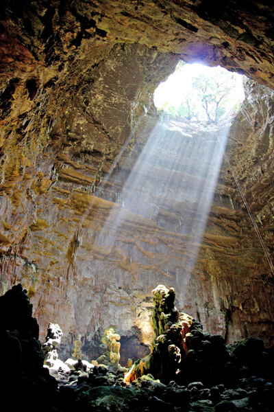 1.3 Grutas De Castellana