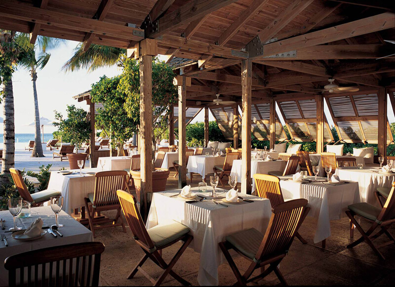 3. Restaurantes - Lotus (hotel Parrot Cay)