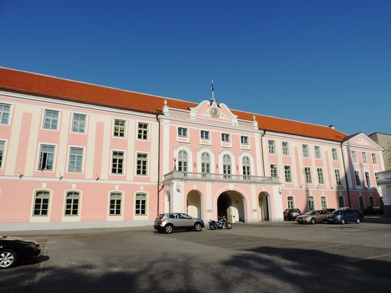 Palace SquareFoto: magari blu