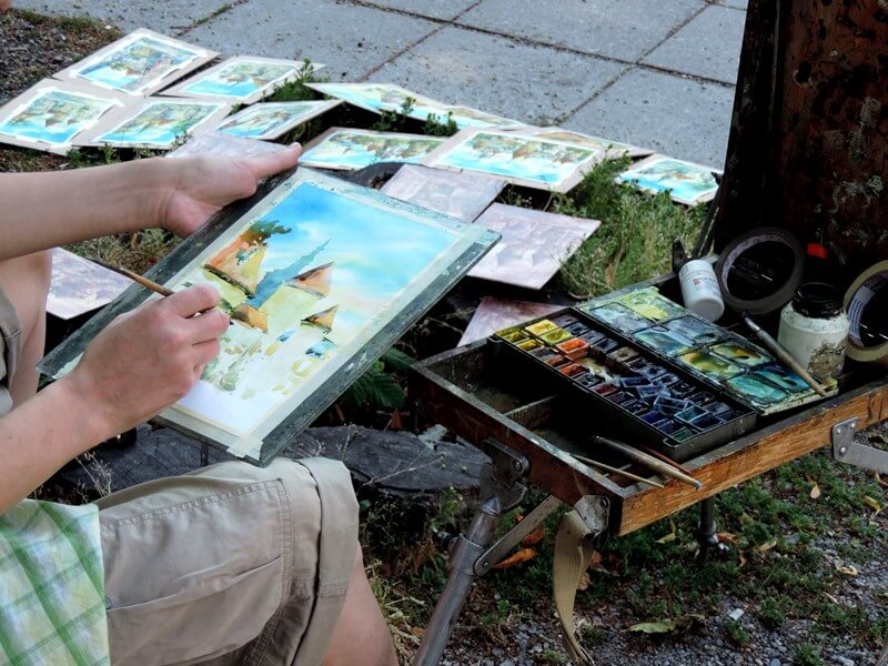 Artista retrata o estilo medieval de TallinnFoto: magari blu