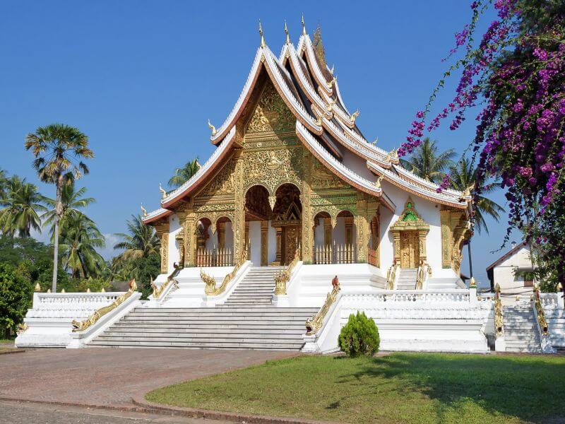 Wat Mai SuwannaphumahamFoto: Teresa Perez Tours