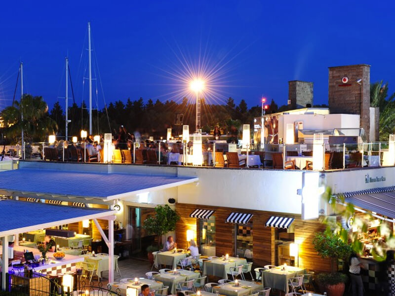 Restaurante Marina Yacht Club Foto: Teresa Perez Tours