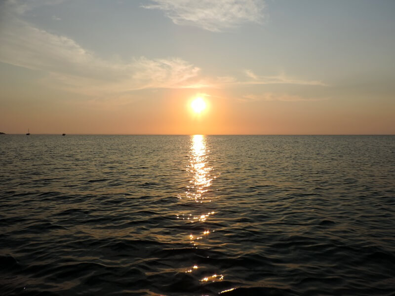 Pôr do sol visto do veleiroFoto: magari blu