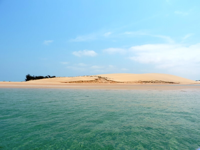 Passeio de barco por BazarutoSubir as dunas e conferir a vista lá de cima!Foto: magari blu