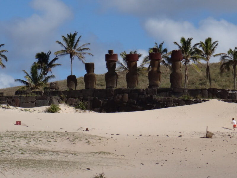 Os Moai em Anakena Foto: magari blu