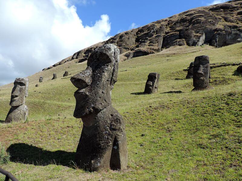 Moai na pedreira Foto: magari blu