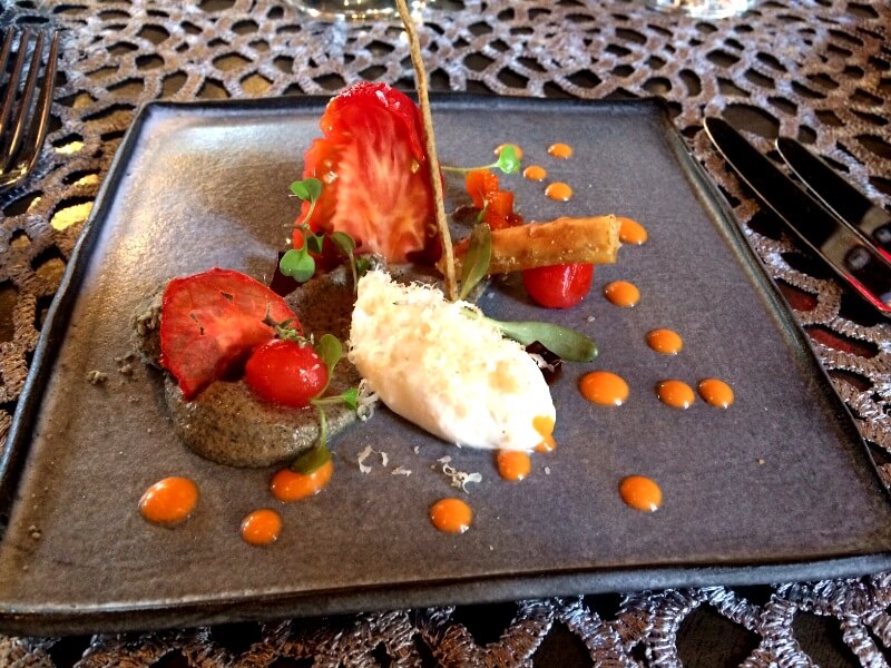 Homedried Tomato Geleia de beringela e mousse de queijo de cabraFoto: magari blu