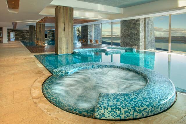 A piscina das crianças e a piscina in & out Foto: Divulgação