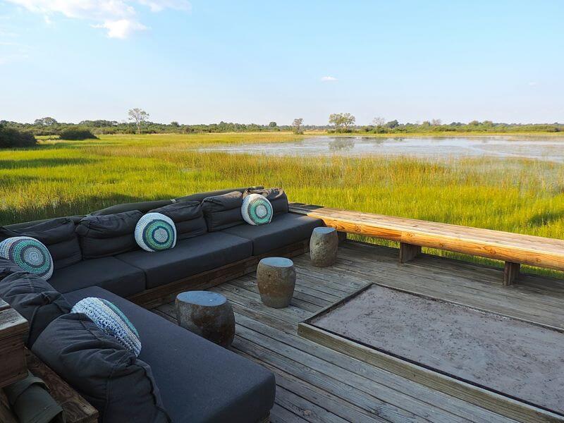 Lounge no deck do Vumbura Plains (North) Camp Foto: magari blu
