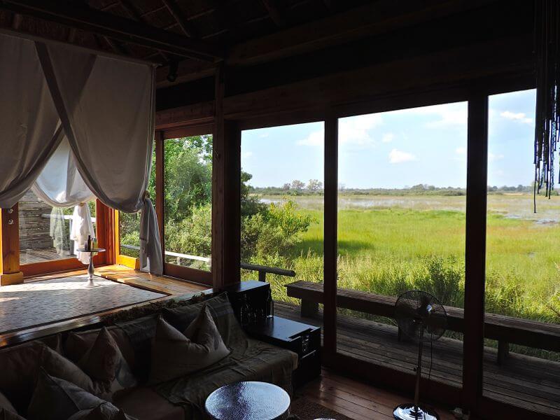 Tenda do Vumbura Plains Camp Detalhe par ao chuveiro com cortinas brancas Foto: magari blu