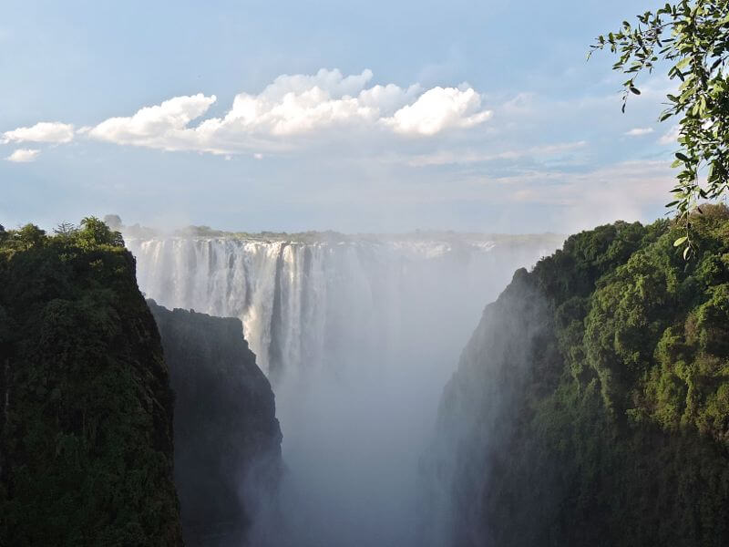 A vista das cataratas a partir da Victoria Falls Bridge Foto: magari blu