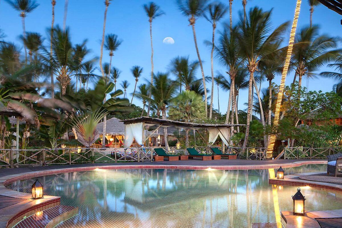 A piscina em noite de lua cheia Foto: Divulgação