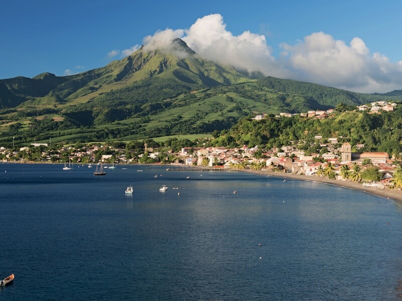 Monte Pelée e baía de Saint Pierre Foto: Reprodução