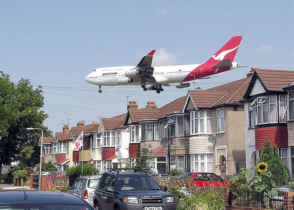 Boeing 747 da Qantas  aproximando-se do aeroporto de Heathrow em Londres Foto: Reprodução