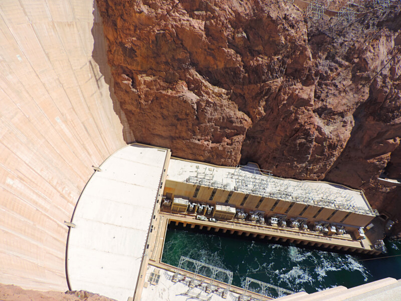 A barragem da represa Hoover Dam Foto: magari blu