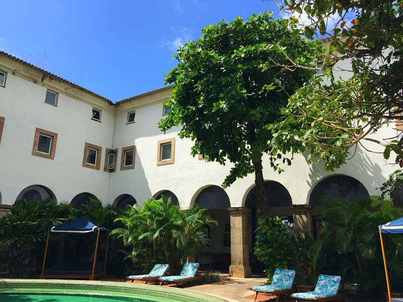 A piscina fica no 2º claustro do Convento Foto: magari blu