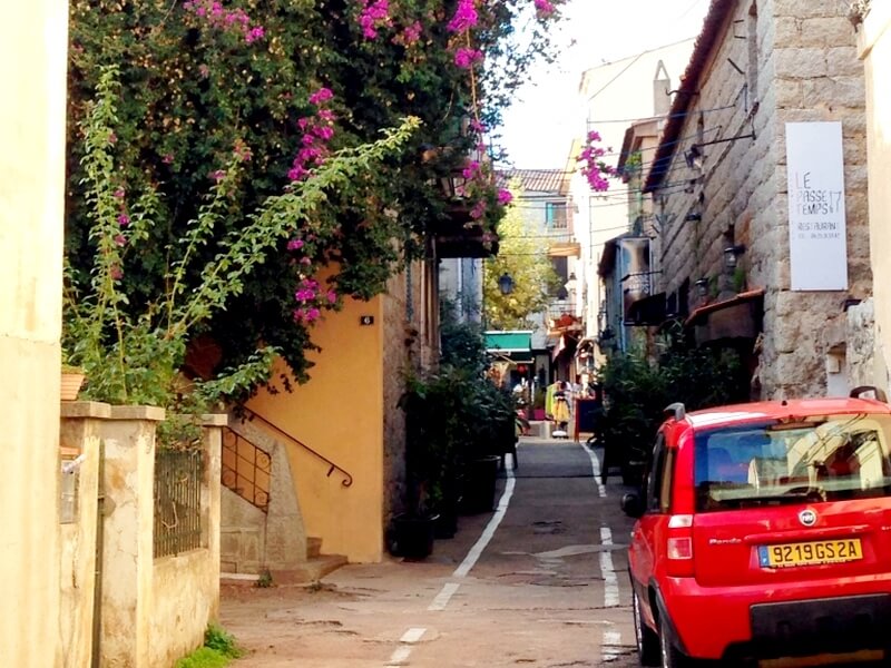 Ruelas em Porto Vecchio Foto: Sara Meirinho