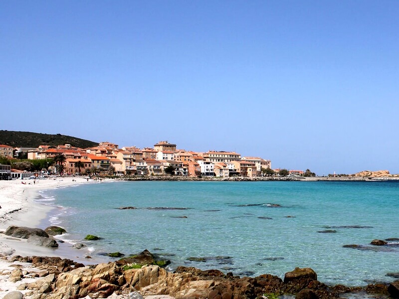 Praia em Ile Rousse Foto: Reprodução