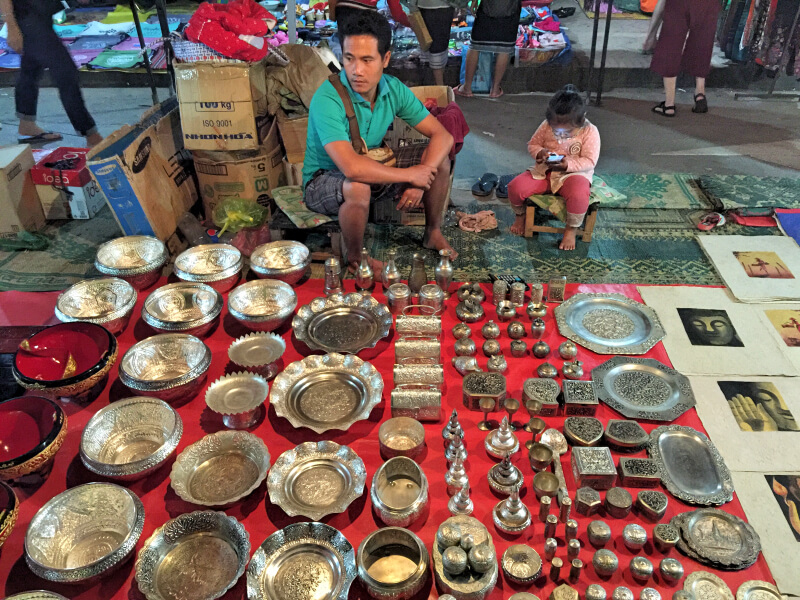Mercado noturno de Luang Prabang Foto: Ana Maria Junqueira