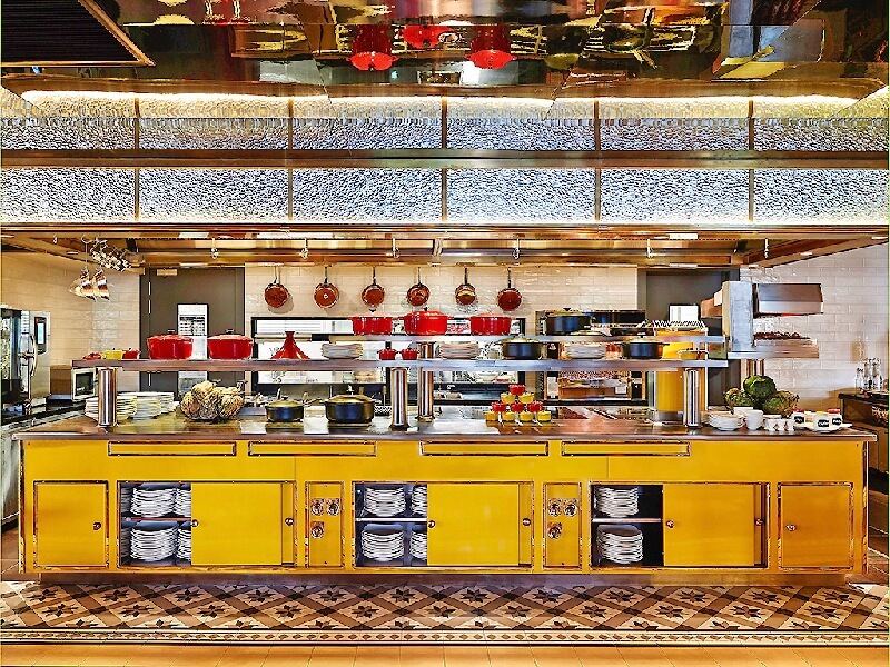 Restaurante Mezz no Sofitel Saigon Plaza Foto: Divulgação