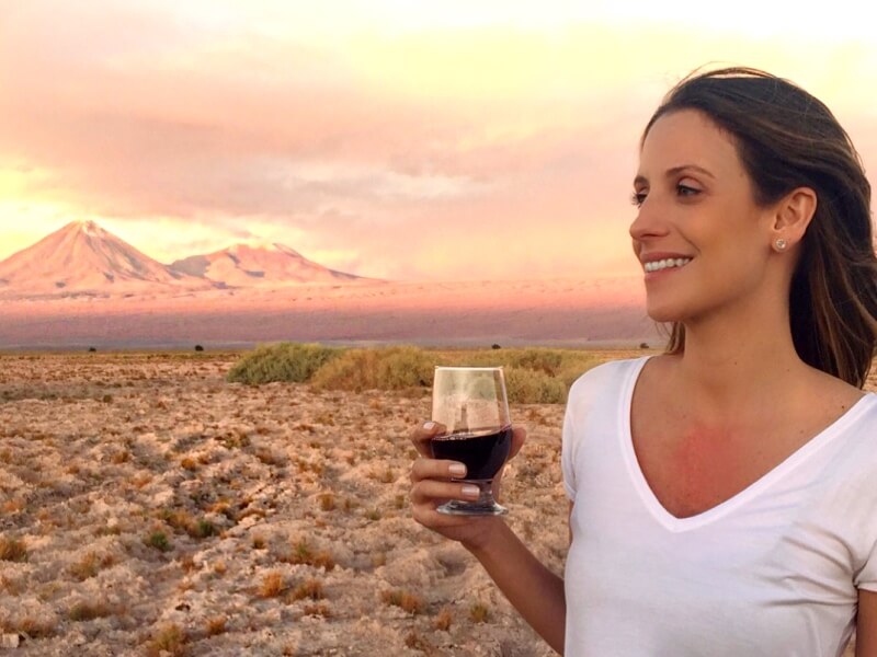 Pausa para piquenique com vinho e pôr do sol, organizado pelo Tierra Atacama Foto: Ana Maria Junqueira