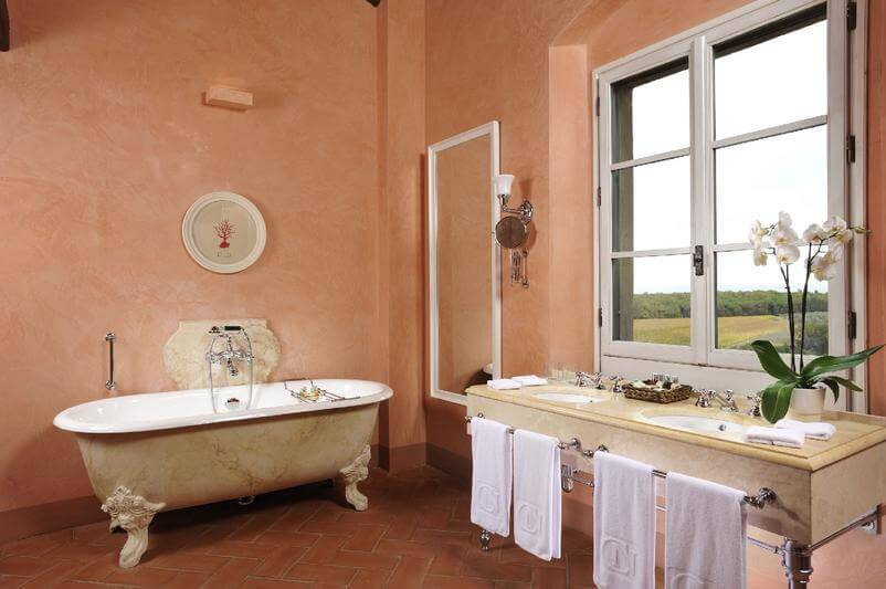 Banheiro da Duplex Suite no Castello Del Nero Foto: Divulgação