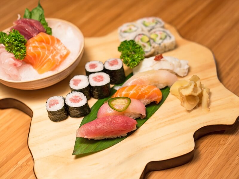 Sushis no Tatá Sushi & Noodle Bar Foto: Divulgação