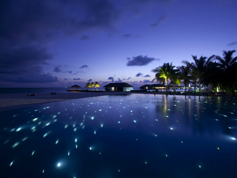 Piscina principal do Velassaru Resort Foto: Divulgação