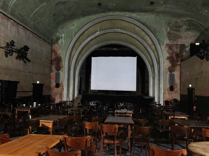 Interior do Ehemaliges Stummfilmkino Delphi, após o fechamento Foto: Laura Ammann