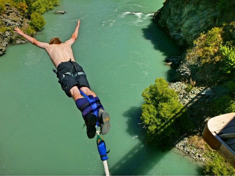 Bungee jump em Queenstown Foto: Reprodução