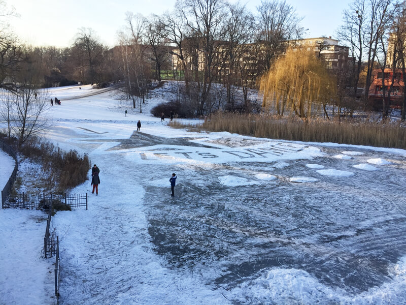 Parque nevado em Schöneberg Foto: Laura Ammann